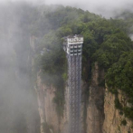 El mayor ascensor del mundo está en China y tiene vistas a los paisajes de 