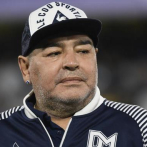 Médico de Maradona investigado por negligencia en la muerte del ídolo
