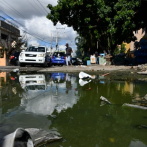 Santo Domingo Este, ciudad que “avanza” con hoyos en las calles y montones de basura
