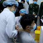 Vietnam comienza pruebas en humanos de otra vacuna contra coronavirus