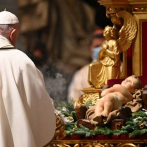 El papa celebra la Misa del Gallo más solitaria llamando a la fraternidad