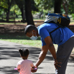 Familias buscan en los parques “combatir el encierro”