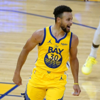 Curry establece marca personal al anotar 62 puntos