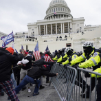 Enfrentamientos entre la Policía de EEUU y los manifestantes a favor de Trump en el Capitolio