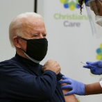 El presidente electo de EEUU, Joe Biden, recibe segunda dosis de vacuna contra covid-19