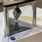 La historia de la roca lunar colocada por Biden en el Despacho Oval