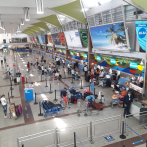Israel cierra sus aeropuertos para frenar propagación de covid-19