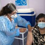 Chile vacuna a más de 71,600 personas en su primer día de campaña de vacunación