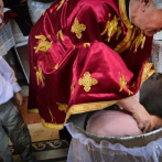 Conmoción en Rumania tras la muerte de un bebé durante el bautismo