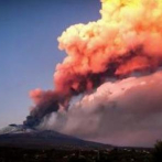 Cierra el aeropuerto de Catania tras una explosión de fuego y ceniza en el Etna
