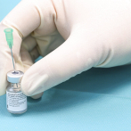 Vacuna Pfizer puede almacenarse dos semanas sin ultrafrío