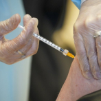 Irlanda recomienda suspender uso de vacuna AstraZeneca