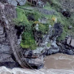 Cae puente colgante inca en Perú debido a falta de renovación por pandemia