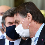 Bolsonaro bajo presión para asumir la lucha contra la pandemia en Brasil