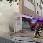 Incendio en Naco arrasa con estudio de televisión y biblioteca