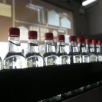 Autoridades persiguen fabricantes de bebidas adulteradas; han realizado varios allanamientos