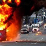 La Policía dispersa a los manifestantes con cañones de agua en otra jornada de violencia en Irlanda del Norte