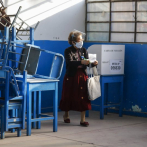 Comienza conteo de votos en Perú, sondeo da primer lugar a izquierdista Castillo