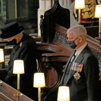 La reina Isabel II despide a su esposo en una sobria ceremonia