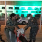 La Policía desaloja defensoras de las tres causales del frente del Congreso