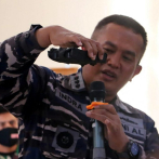 Indonesia encuentra restos del submarino desaparecido y lo da por hundido