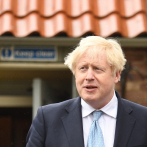 Boris Johnson confirma reuniones de 6 personas en interiores a partir del 17 de mayo
