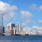 Prohíben nadar en área de la bahía de Miami por derrame de aguas residuales