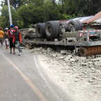 Tres muertos y dos heridos al volcarse un camión en Altamira, Puerto Plata