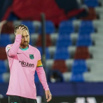 Barcelona empata con el Levante 3-3, pero se aleja del título