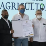 Reconocen al presidente Abinader en acto por el Día del Agricultor en Moca