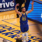 Stephen Curry gana cetro de anotación en la NBA