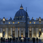 El Vaticano urge 