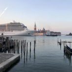 Vuelven cruceros a Venecia; protestas por impacto ambiental