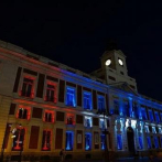Comunidad de Madrid ilumina su sede con los colores de la bandera cubana
