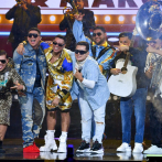 Estrellas latinas causan una explosión de color en la gala Premios Juventud