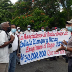 Productores de cebolla protestan frente a Agricultura