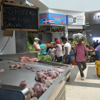 Comerciantes: Venta de carne de cerdo se mantiene, mientras escasea el pollo