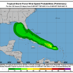 En Puerto Rico despachan empleados públicos desde el mediodía por amenaza de ciclón tropical