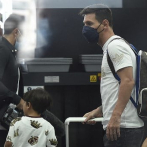 Messi vuela con su familia a París para firmar por el PSG