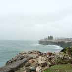Oleajes se incrementan en el Malecón de Santo Domingo por tormenta Fred