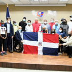 Alcaldesa Mejía entrega bandera a delegación paralímpica irá a Tokio