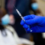 Trabajadores federales de la salud en EEUU deberán vacunarse contra el covid-19