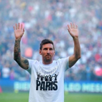 El Parque de los Príncipes enloquece con Lionel Messi