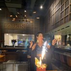 Estrellas de “Sin senos no hay paraíso” sorprenden a Carmen Villalobos en Taikin Asian Cuisine