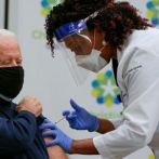 Biden dice que recibirá tercera dosis de vacuna anticovid