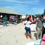 Masiva asistencia de haitianos en el mercado fronterizo de Pedernales