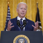Biden promete concluir evacuación tras ataques en Afganistán