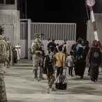 EEUU mantiene evacuación de Afganistán pese a amenazas