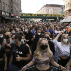 Miles protestan en Alemania contra restricciones por COVID
