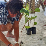Mario Casas deja su nombre grabado en República Dominicana al sembrar un árbol